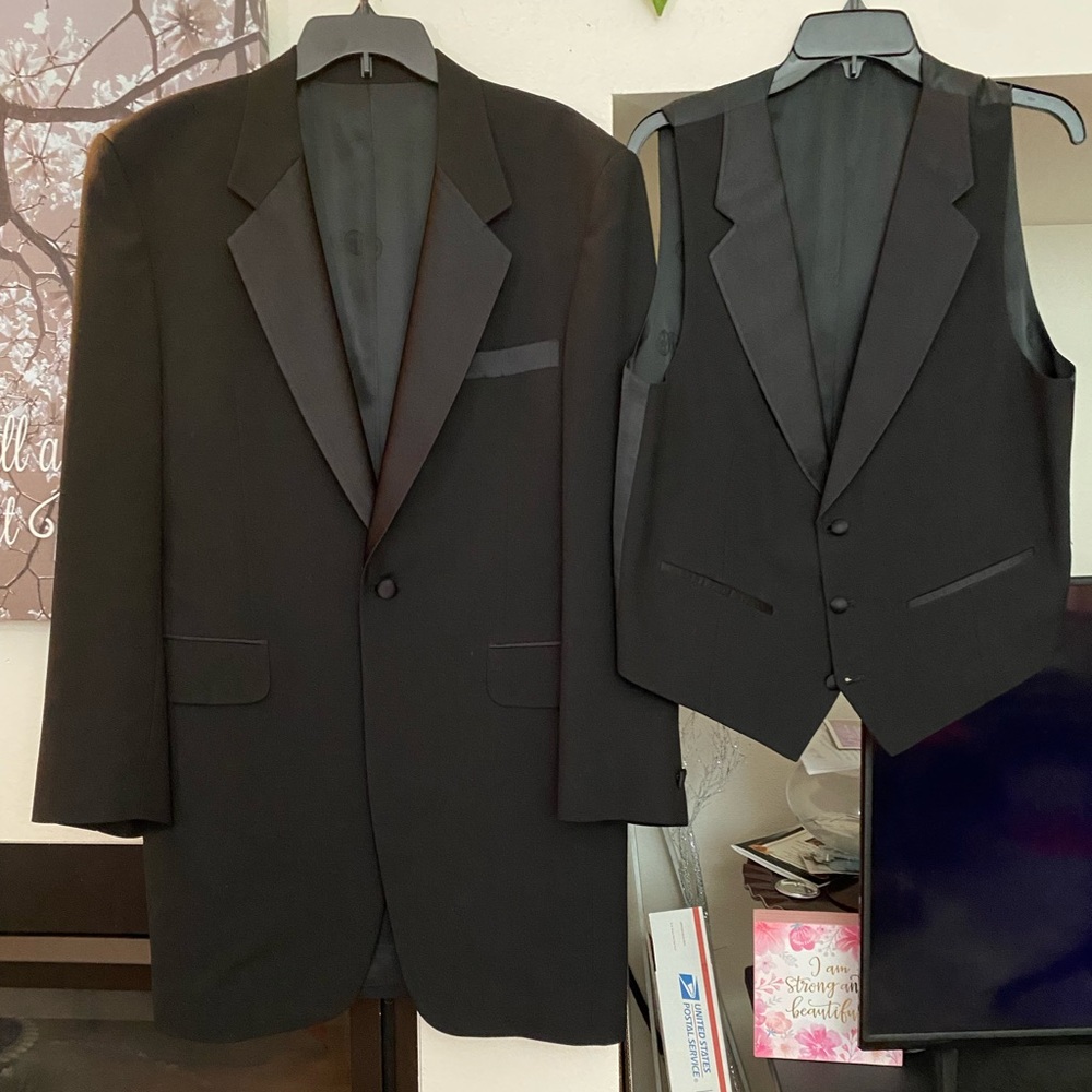 Men’s Tuxedo Coat and Vest